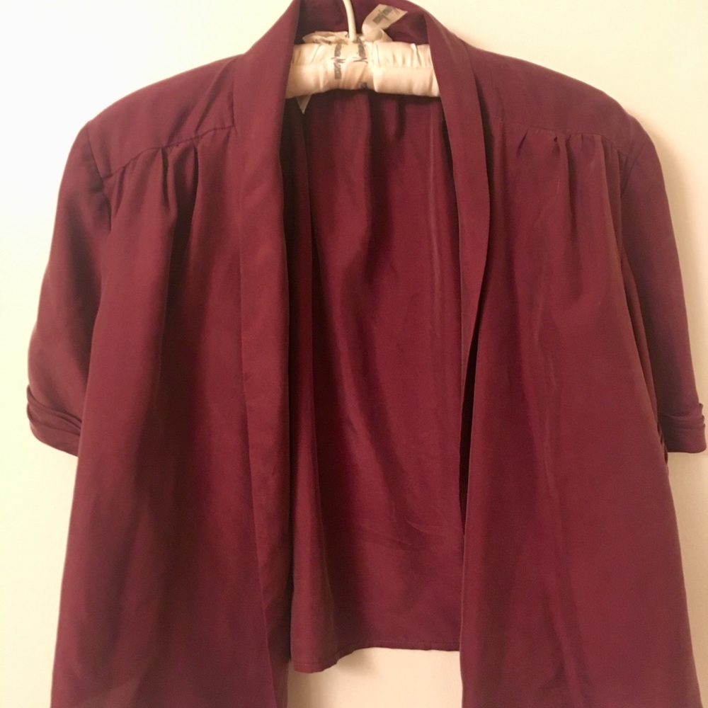 NWOT Hinge silk shoulder cover